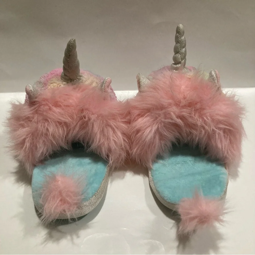 Wonder Nation slippers